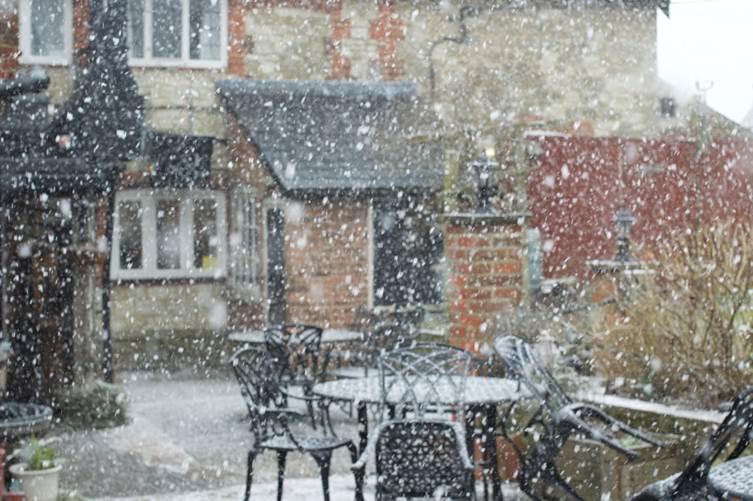 The Three Horseshoes Alton (Hampshire) Exterior photo